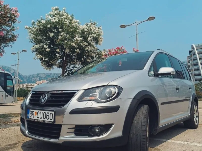 VW Touran Cross Tour